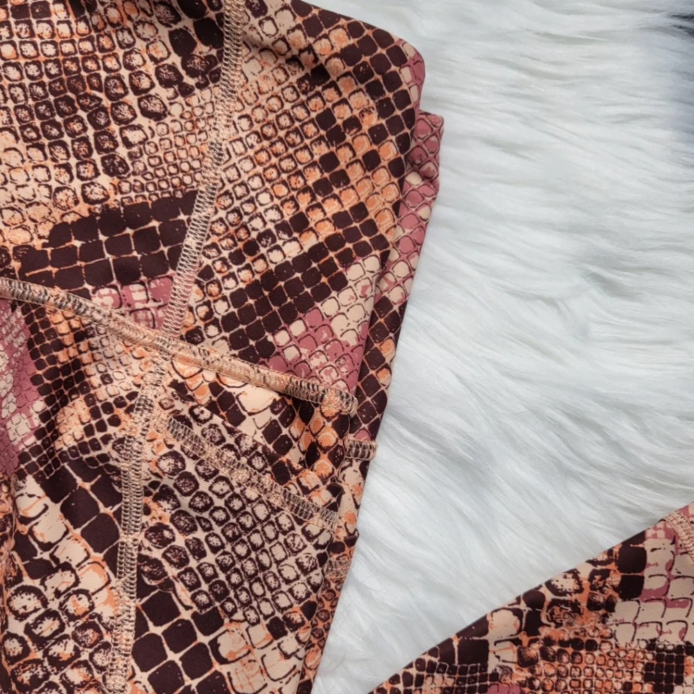 Old Navy - Active Wear Leggings - Snake Skin Print - Picture 2 of 6